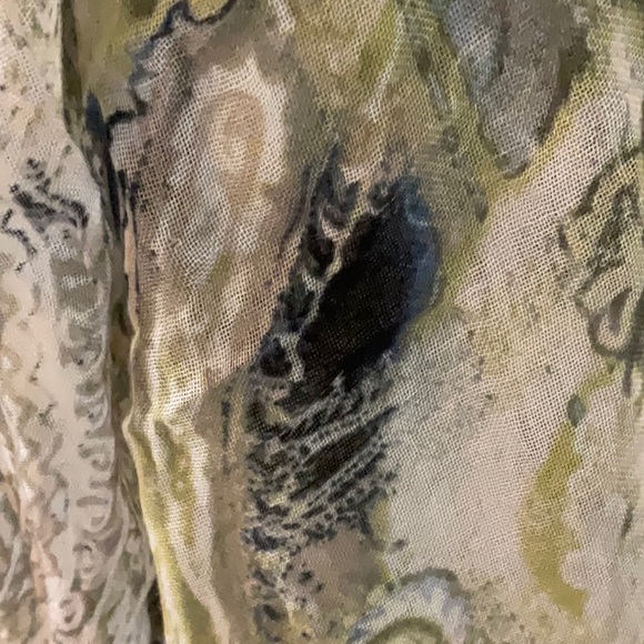 🧣CHICO’S GREEN AND BLUE PRINT SCARF 🧣 - Picture 14 of 16